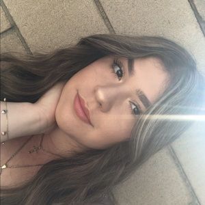 Meet your Posher, Caroline